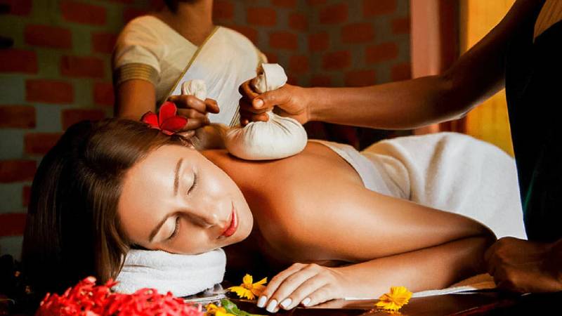 سبک و تکنیک های ماساژ آیورودا