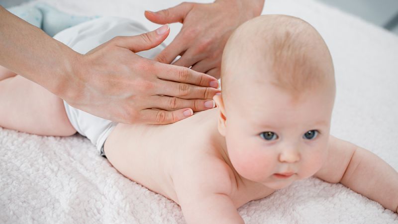 چه زمانی باید ماساژدادن نوزاد را شروع کرد؟