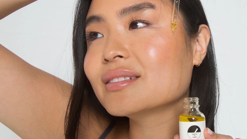 خواص روغن بابونه برای لک صورت