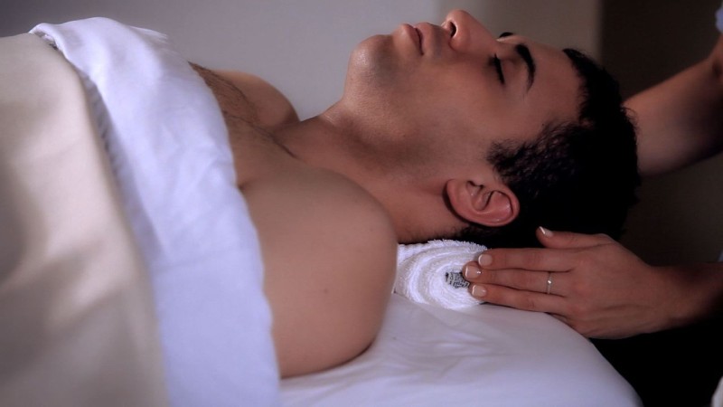 فواید ماساژ سر برای بهبود کیفیت خواب